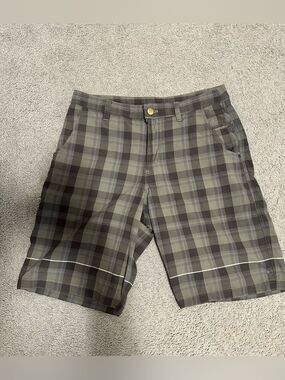 Lululemon Plaid Shorts - Olive/Gray